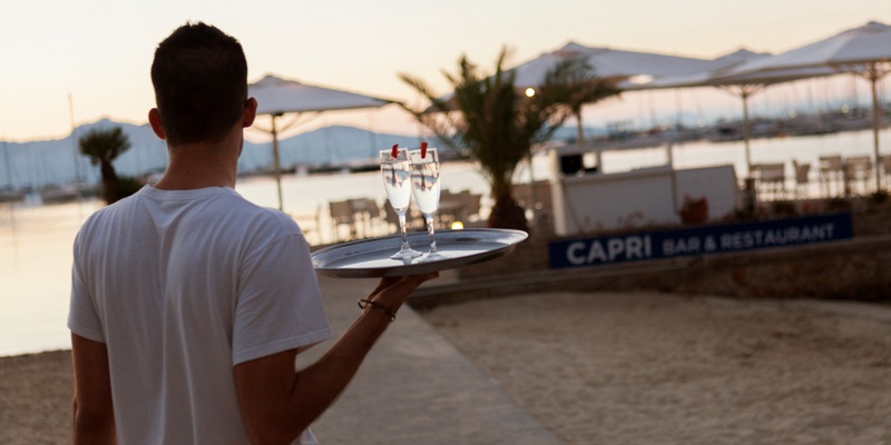 COMEDOR SOBRE EL MAR Hotel Capri